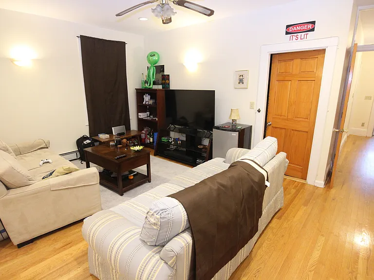 414 Western Ave — Photo 4