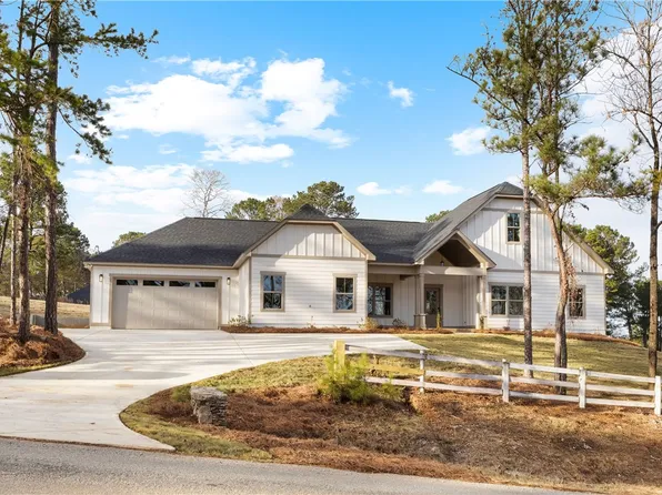 1043 Lee Road 315, Smiths Station, AL 36877