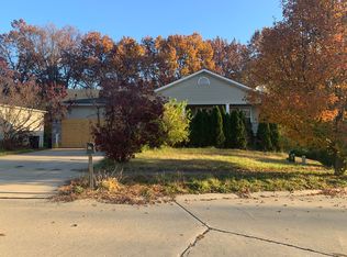 3938 Max Weich Pl, Florissant, MO 63033