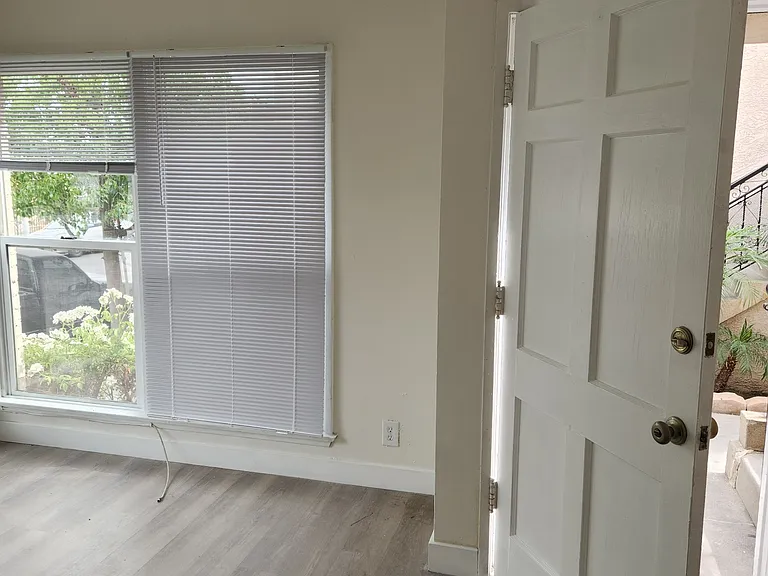 1885 Cedar Ave #1 — Photo 2