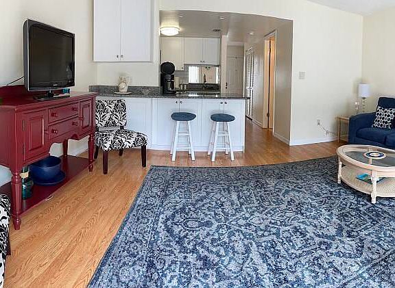 2nd image of 513 Seaport Blvd #513