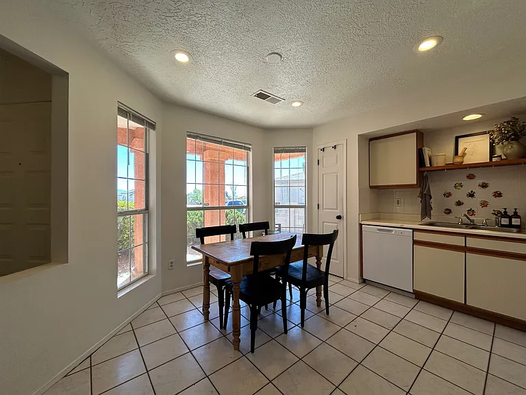 2524 Stallion Ct — Photo 3