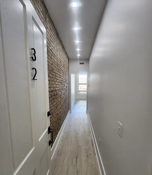 17 E Court St #32 — Photo 4