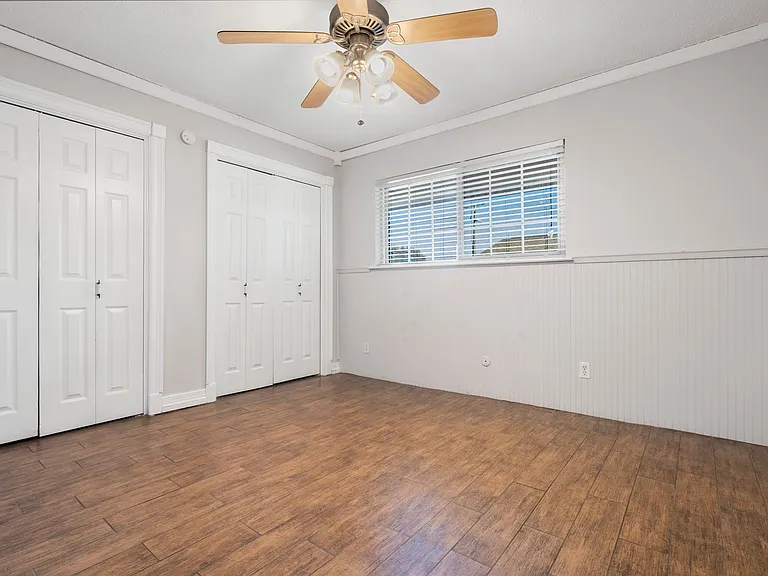 1207 W Wall St — Photo 12