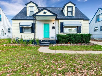 25276 Hayes Rd, Roseville, MI, 48066