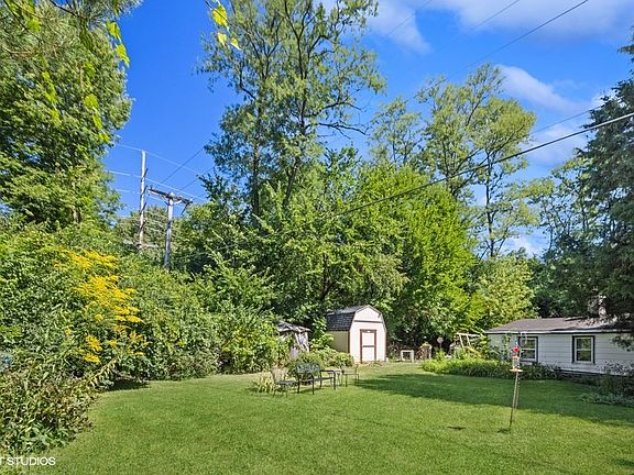 4th image of 21W466 Acorn Ave