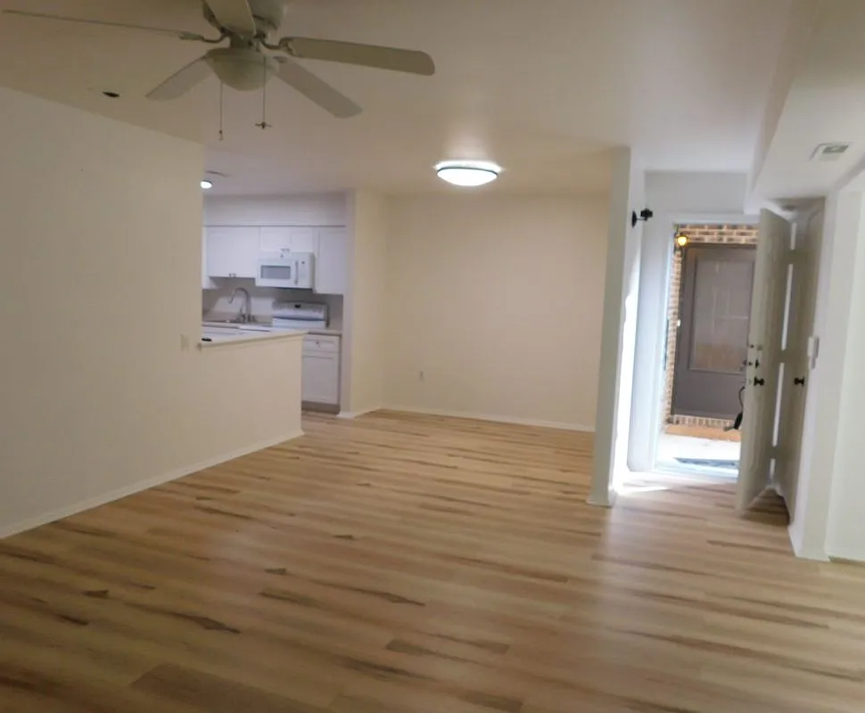 2 bed, 1.5 bath, 1171 sqft, $2,400 — Photo 1