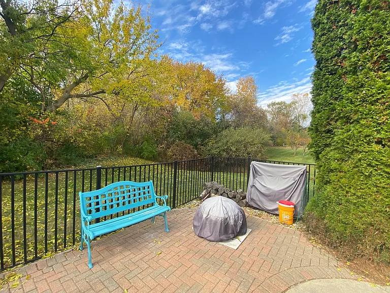 7805 Rutherford Ct — Photo 45