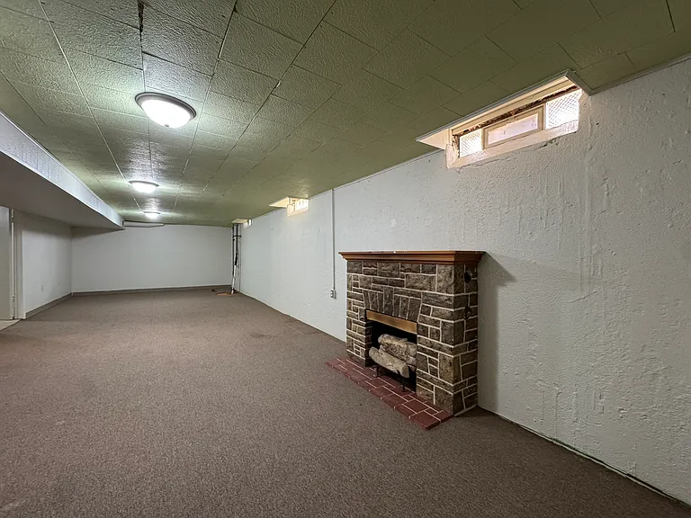 2235 Chesley Dr — Photo 15