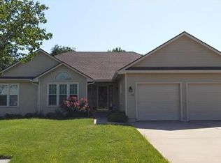 1029 SE Cape Dr, Lees Summit, MO 64081