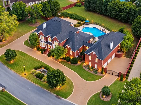 107 Mimosa Dr, Gallatin, TN 37066