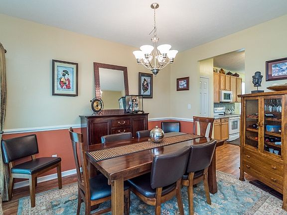 4th image of 2594 King George St