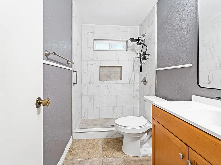 303 Carly Dr — Photo 17