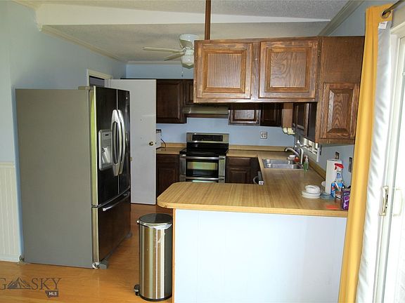 3rd image of 326 Coulee Dr