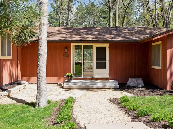 811 Pine Tree Trl, Stillwater, MN 55082