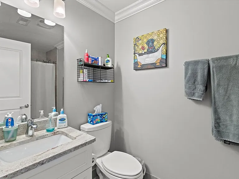 951 W Huron St #204 — Photo 9