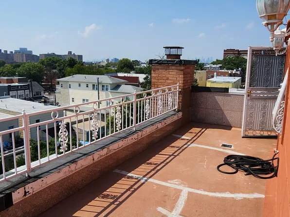 56-26 Van Cleef Street image 22 of 28