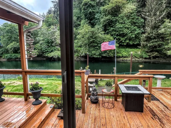 204 E Bain Dr, Tidewater, OR 97390
