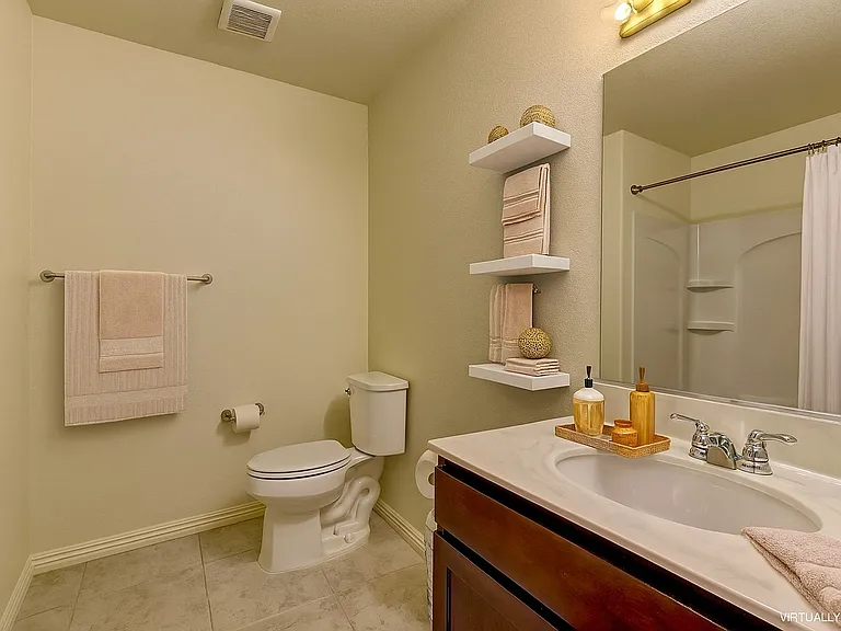 426 Port Reggio St — Photo 25