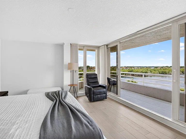 4101 N Ocean Blvd #401 — Photo 36