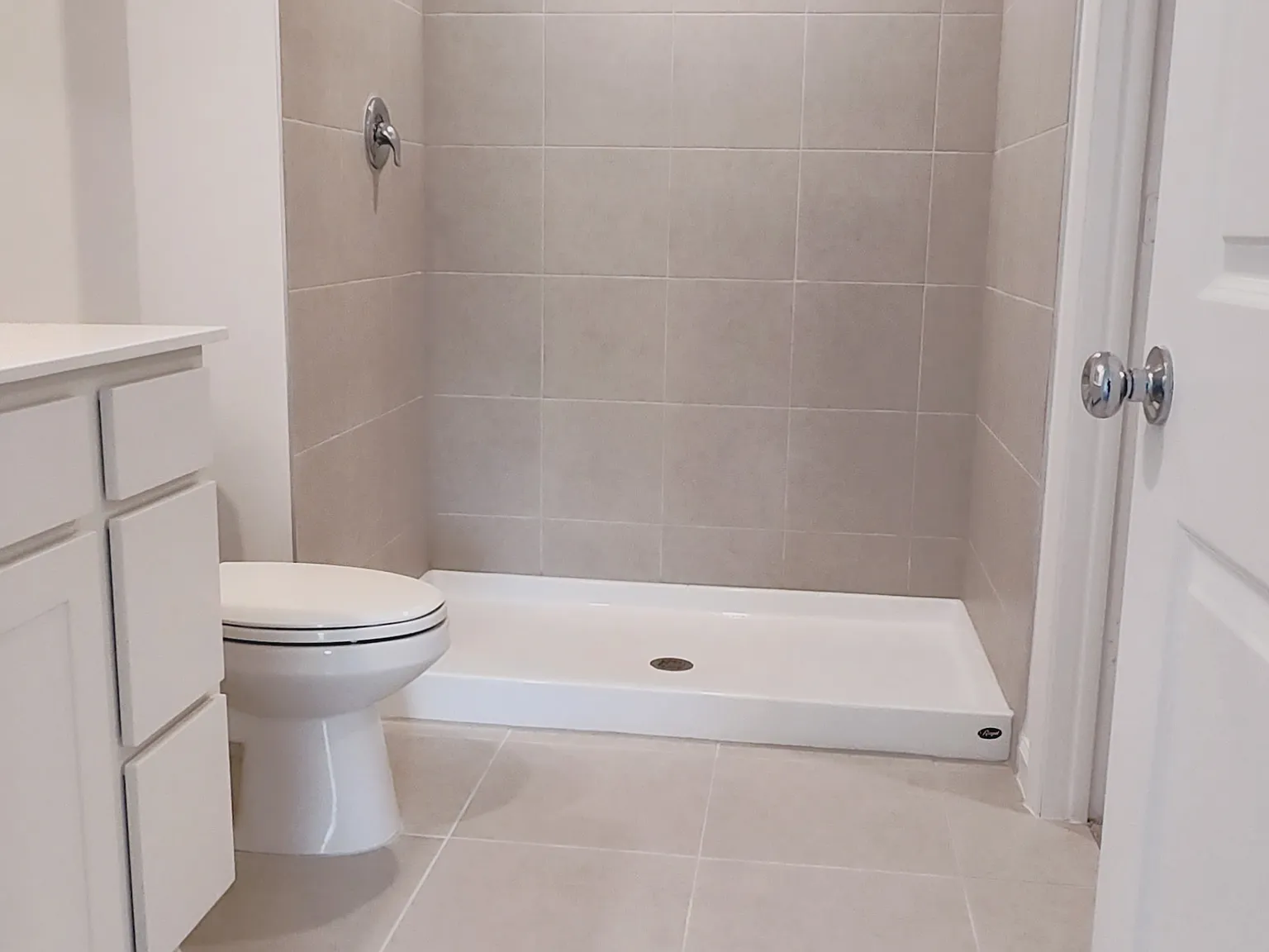 660 Carlyle Way — Photo 4