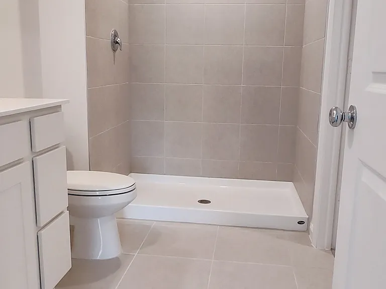 660 Carlyle Way — Photo 4