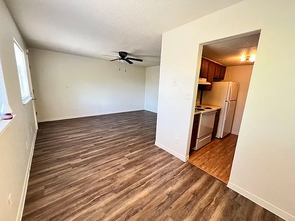 5th image of 450 Burleson St APT D