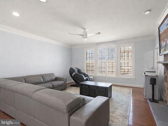 4th image of 7897 Carbondale Way