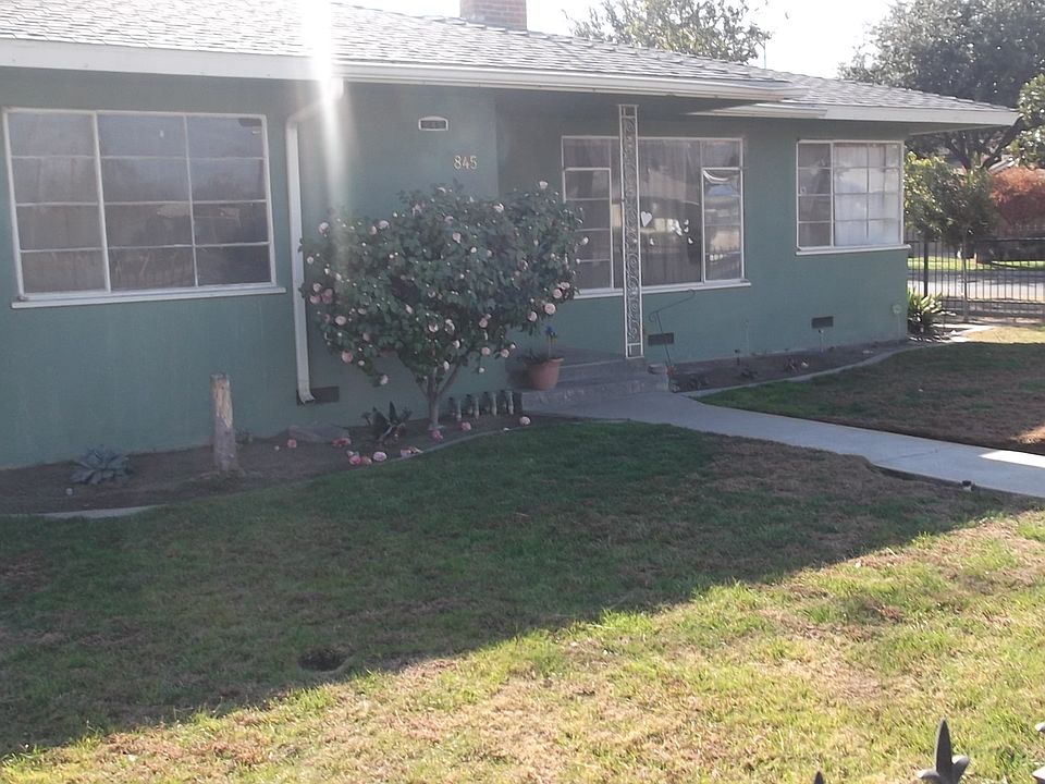 2nd image of 845 W Dakota Ave
