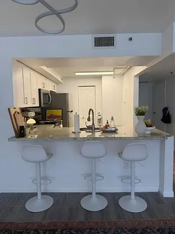 555 NE 15th St #29G — Photo 8