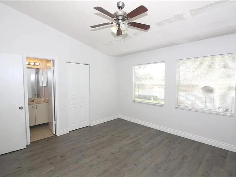 2556 Woodgate Blvd #206 — Photo 5