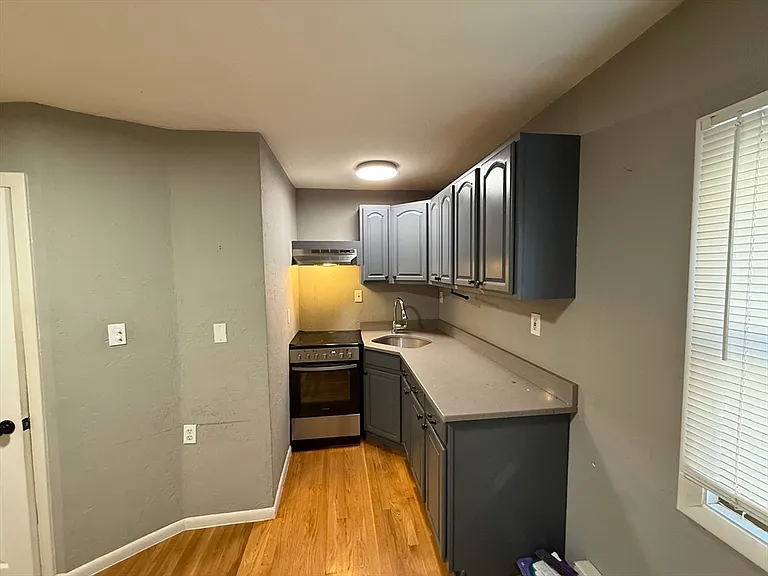 181 Bowen St #1 — Photo 4