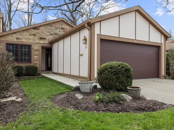 1134 Oakview Dr Unit A, Wheaton, IL 60187