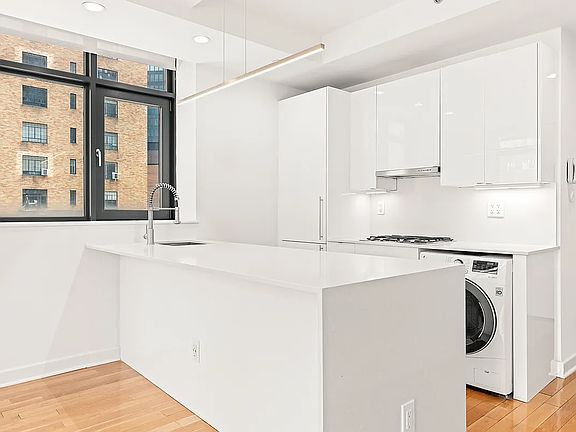 4th image of 49 E 34th St #11E