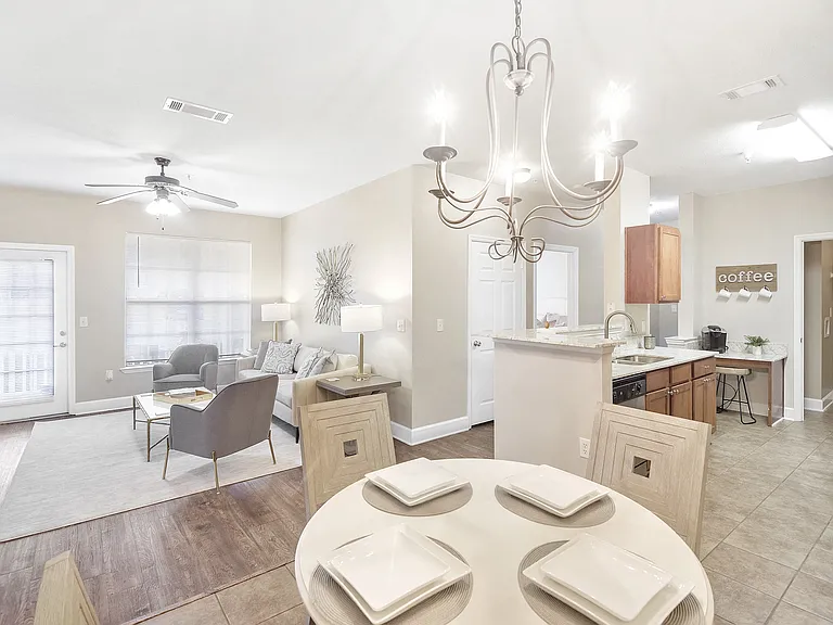 Highlands Apartment Homes — Photo 6