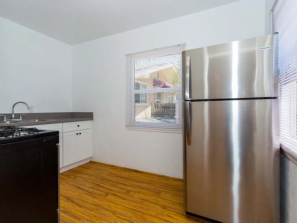 545 Linden Ave