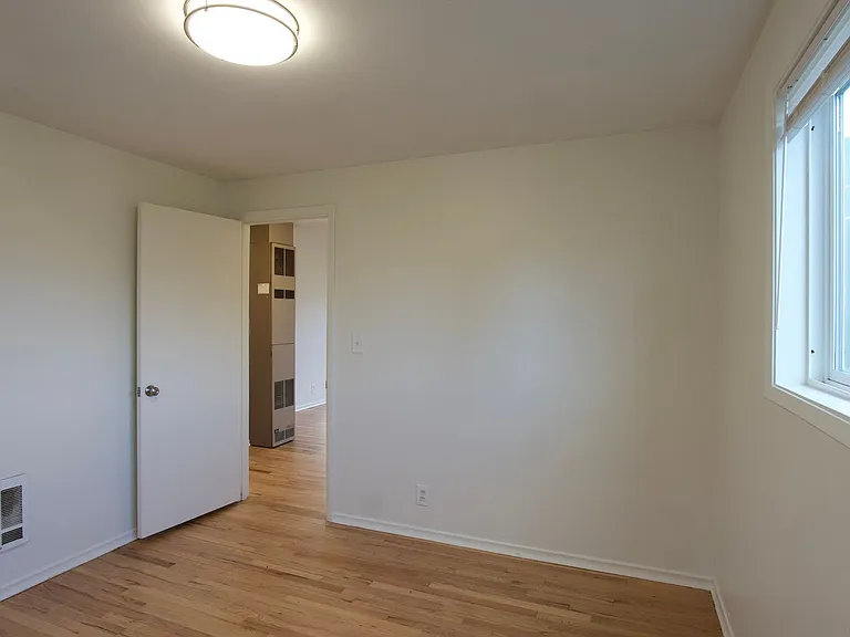 6512 Martin Luther King Way S — Photo 12