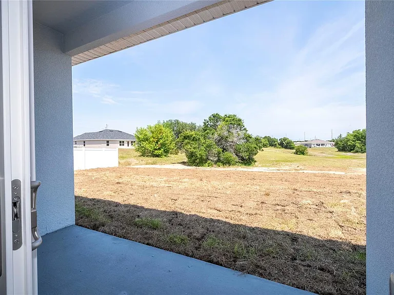 833 Colville Dr — Photo 37