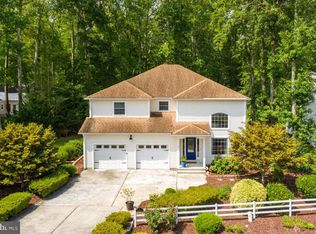 3 Dog Leg Ct, Berlin, MD 21811