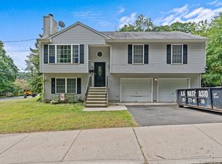 66 W Hills Rd, New Haven, CT 06515