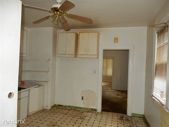 3rd image of 13720 Fenelon St