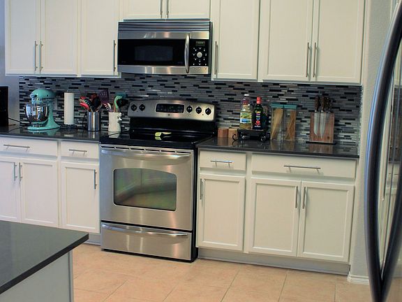 3rd image of 516 Presidio Dr