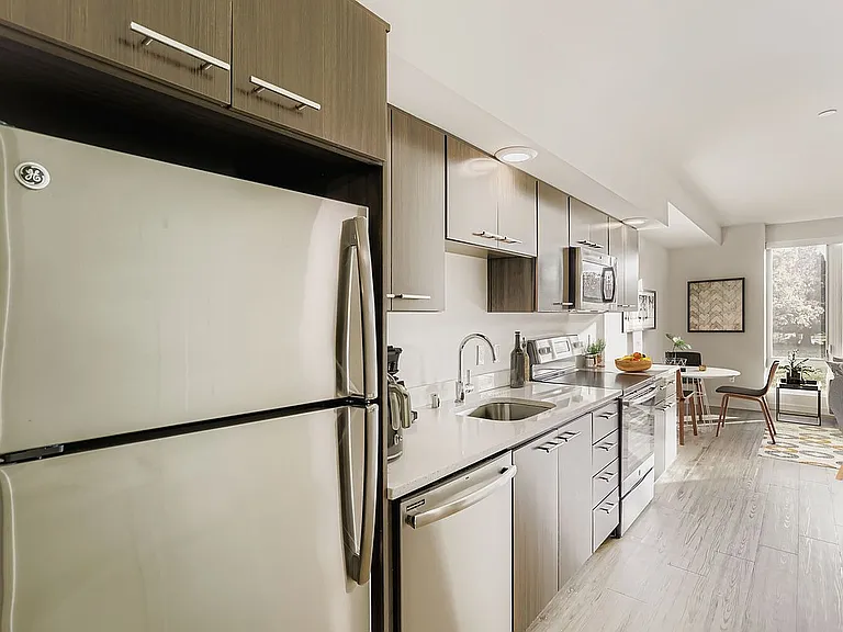 1B Executive Studio
