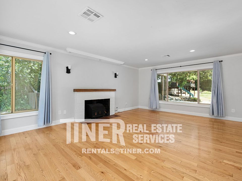 1st image of 3040 Panama Ave