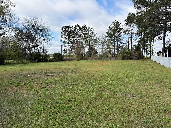 5th image of 1817 S County Line Rd