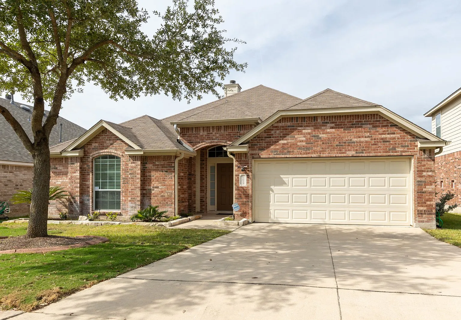 3 bed, 2.0 bath, 2267 sqft, $2,495 — Photo 1