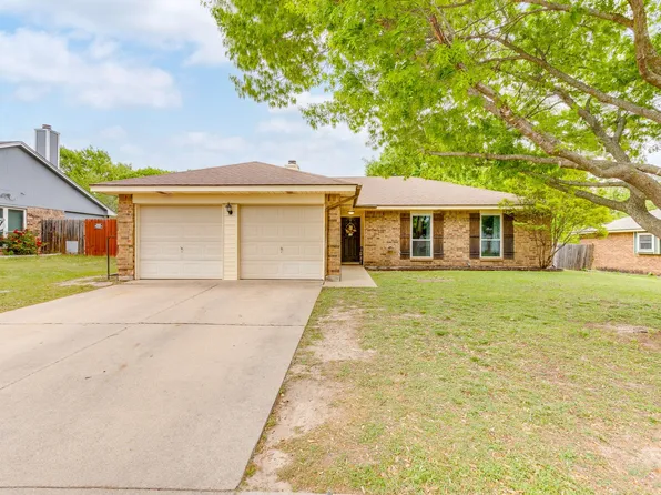 425 Little Fox Ln, Fort Worth, TX 76108
