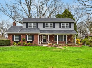 317 Roberts Rd, Inverness, IL 60010