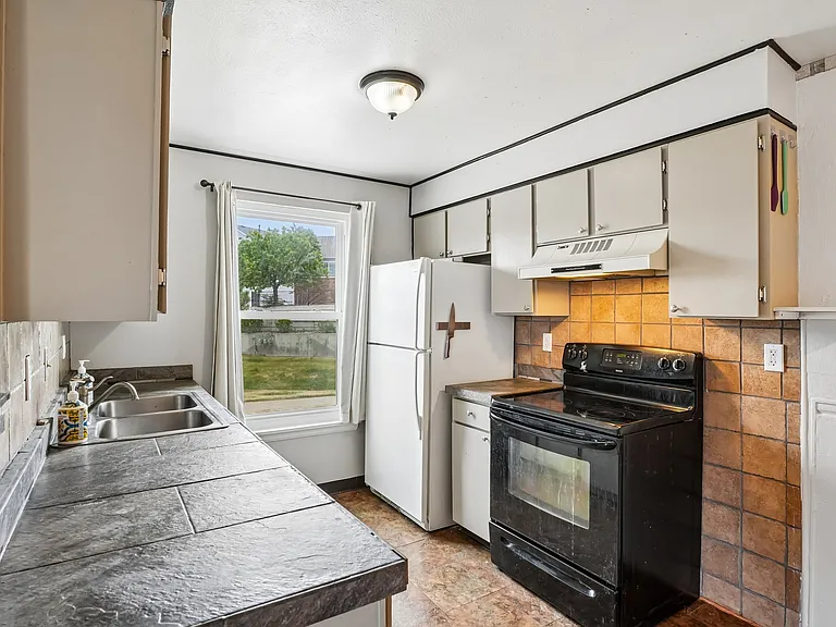 11922 Bellaire St #B — Photo 12