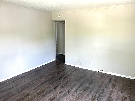 3rd image of 206 Cedar Ave
